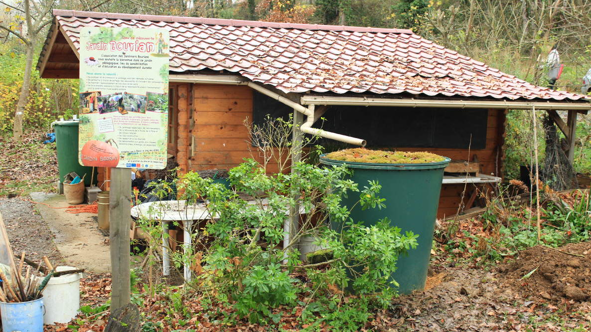 Rcupration de l'eau de pluie au Jardin Bourian de Dgagnac